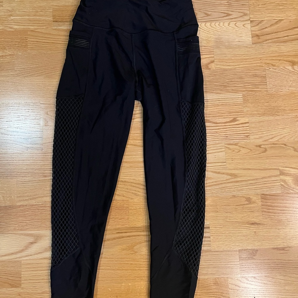 Victoria Secret Total Knockout Black Fishnet Leggings . Sz M